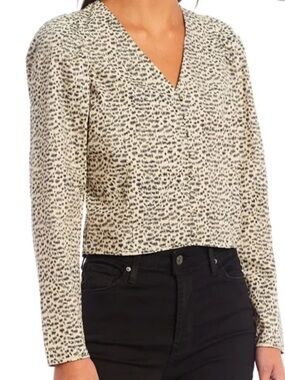 Levis’s Teagan Button up Blouse NWOT